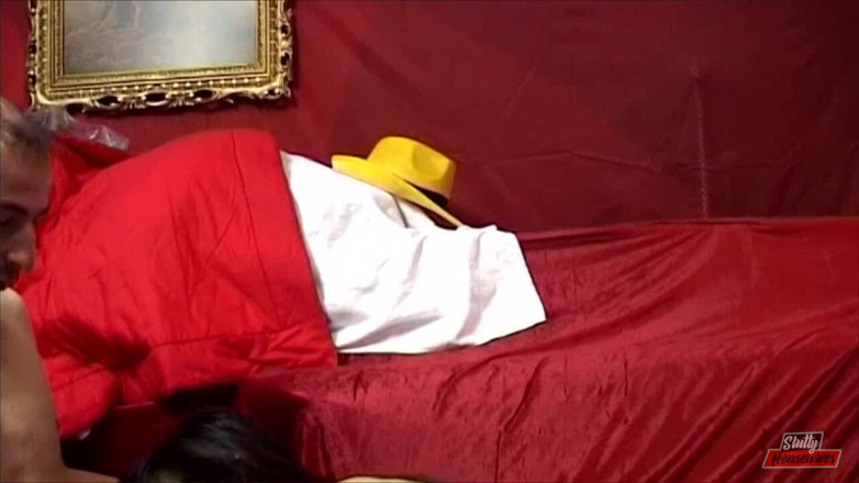 Vere Casalinghe Italia.: สาวผมน้ำตาลเงี่ยนโดนสองผู้ชายเย็ดหีรูพร้อมกัน