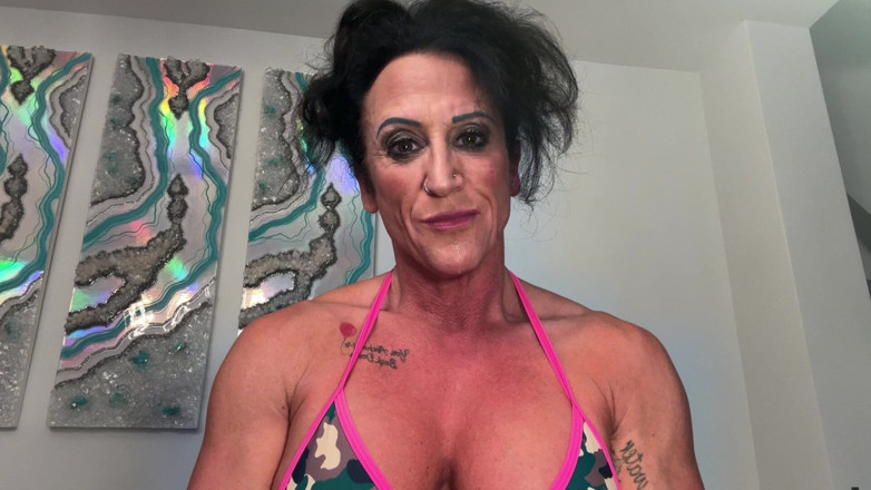 Kandylegsxxx: Kandys crush: cuck ăn tối nuốt chửng