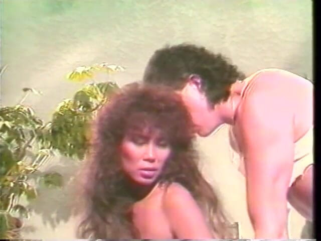 Asian Club: По ее сделке с адвокатом Jade East помогает полиции поймать банду воров