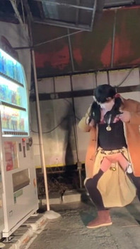 Expunerea auto-instruită la No39 în cabine telefonice de noapte și automate de vending