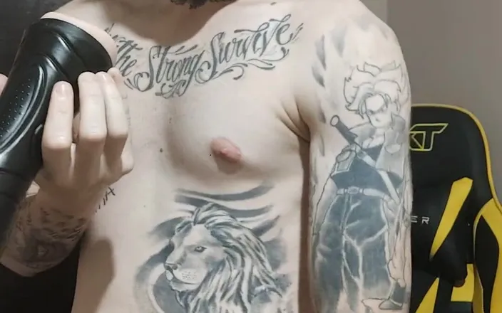 Daniel Tatuado E Safado: A lot of milk.