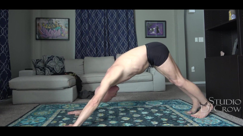 Studio DeCrow: Youtube Yoga