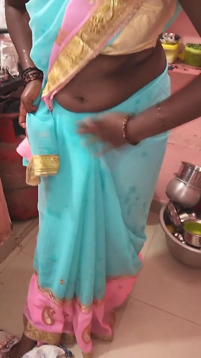 RenuRaj: Tamilische desi MILF Renus Nuru-Ölmassage, Cowgirl fick &amp; möpse Gelutscht mit...