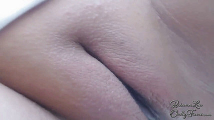 Thumbnail of Briana Lee - outdoor peeing 2