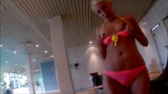 Helena Moeller: Sesso in piscina sotto l'acqua pompino