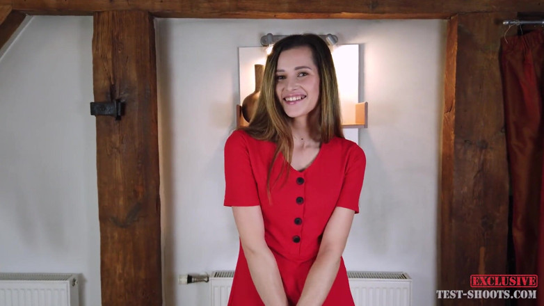 Test-Shoots: Remaja amatur bogel Josie dalam video casting bogel