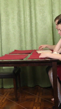 L'insegnante olga inganna i suoi studenti in un trio selvaggio