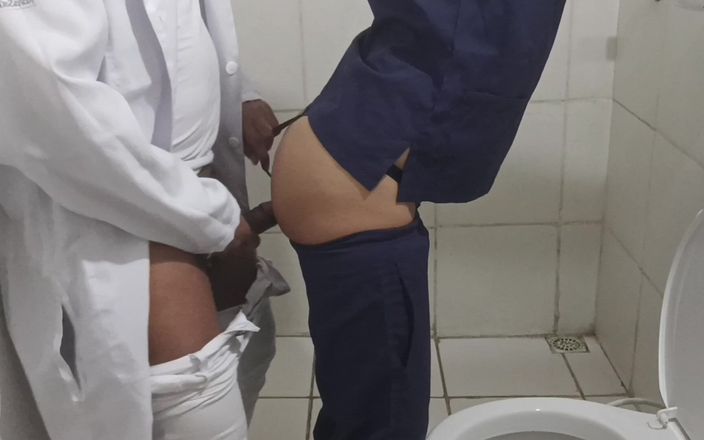 MiguellTrajano: Çaylak ve yetenekli doktor hastane banyosunda hemşirenin götüne sokuyor