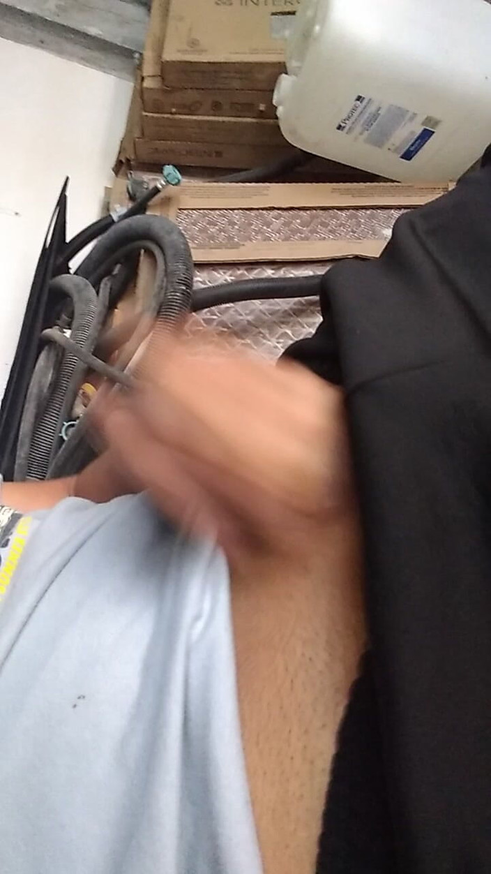 AlexAlejandro13: 在公共场合拉动