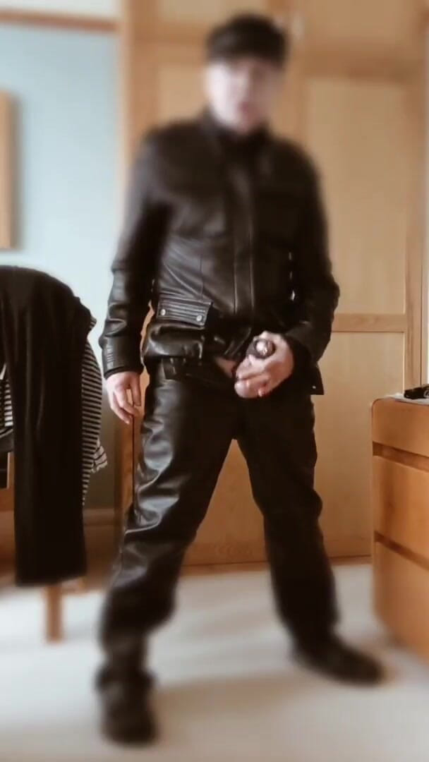 Bellhead: Leather jerk