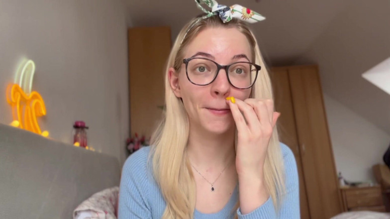 Goddess_Bella_Rae: How to Tell Her About Your Micro Size!