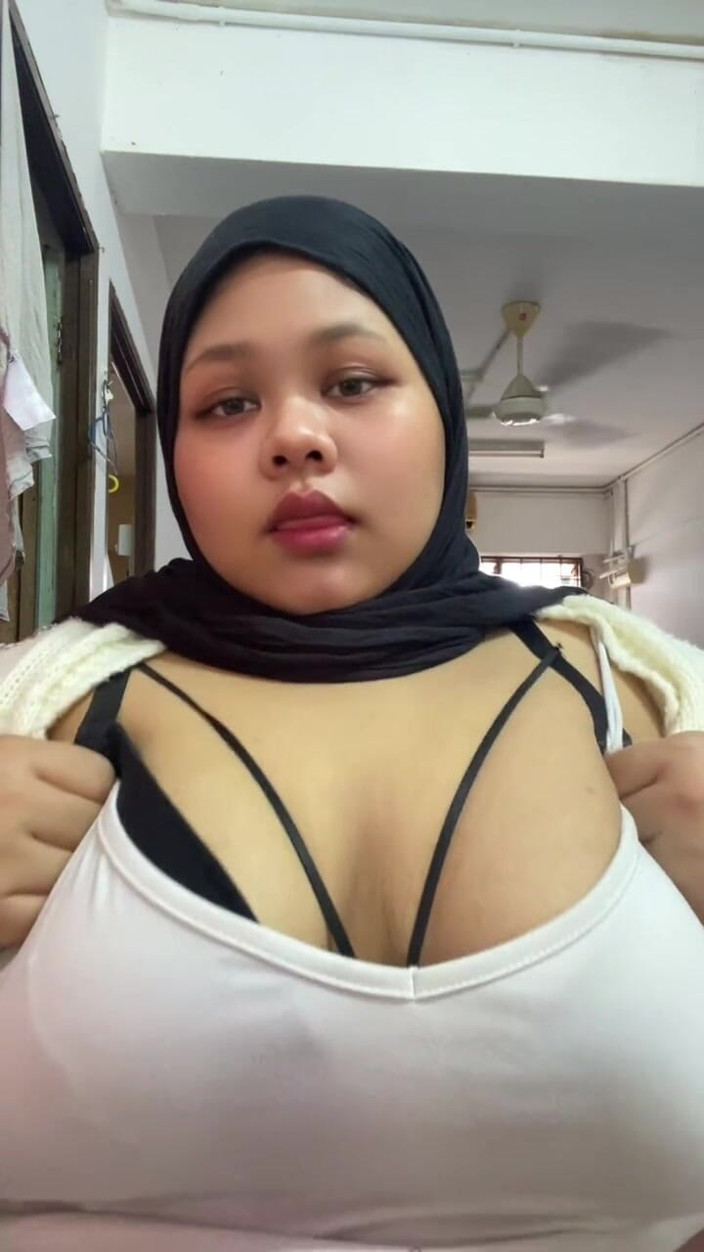AJSXX99: Urutan tudung tanpa ditapis dengan tetek besar