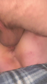Figa a richiesta. Lei vuole uscire dal freddo e io voglio la figa calda.