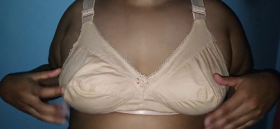 Aria Mia: 在缝纫德西哥的时候性交