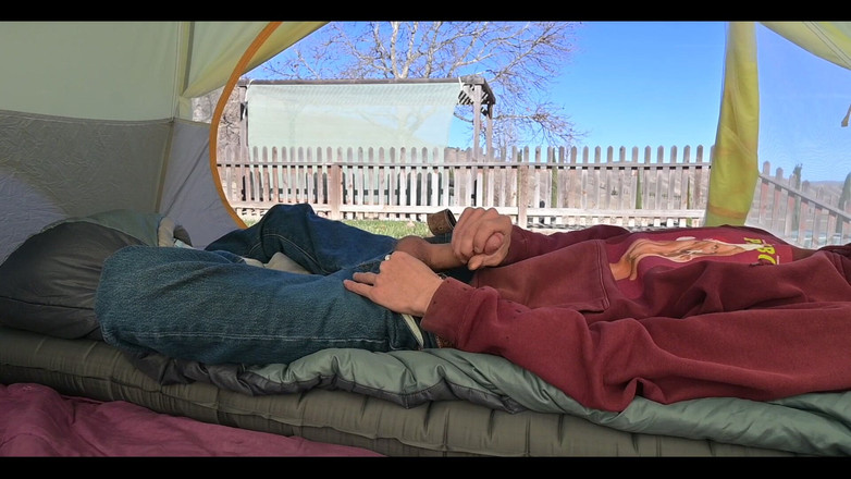 Joe Iandola: Trong lều