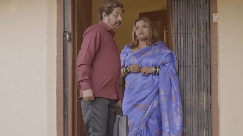 Abu: Bhabhi India menghantar suaminya ke pejabat dan dikongkek dengan abang...