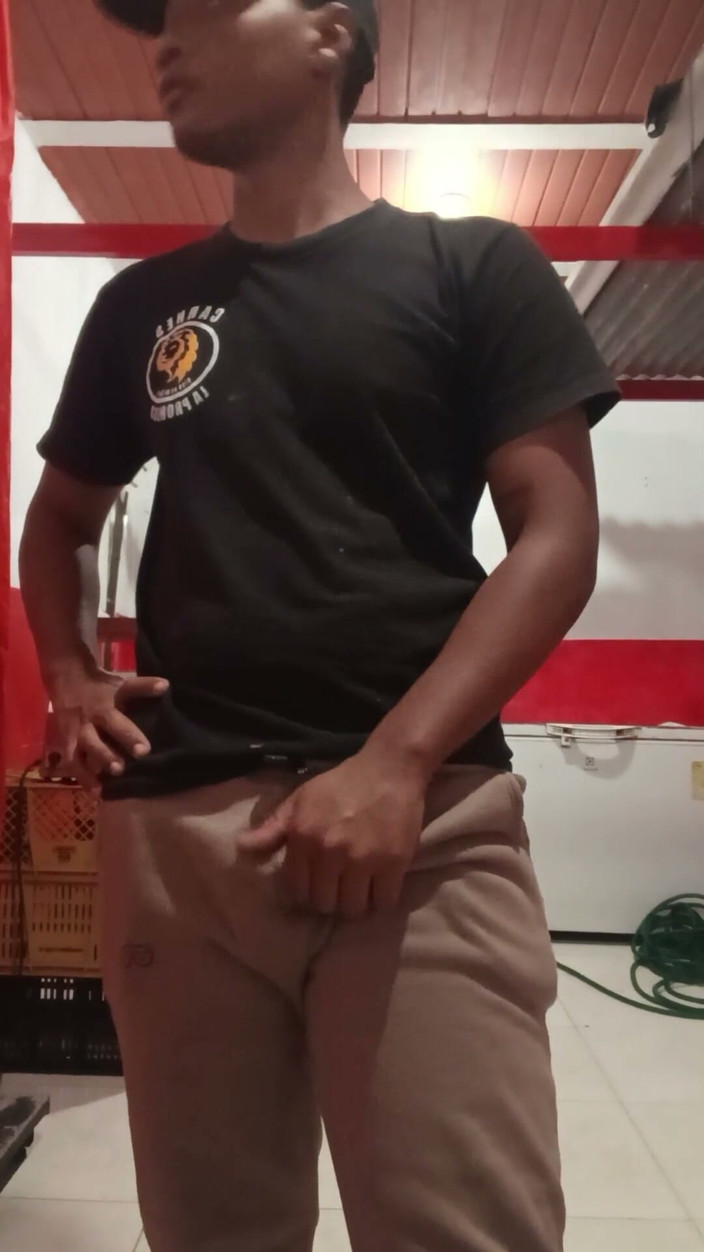 SANTIXXX19CM: Perverted Butcher with a Big Dick Jerks off at Work