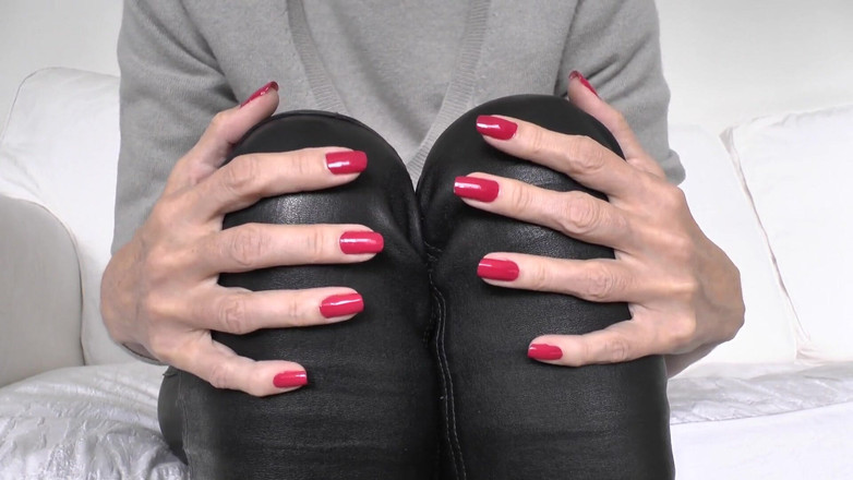 Lady Victoria Valente: Klassische Elegante Rote Fingernägel Am Nachmittag, Lady Victoria Valente