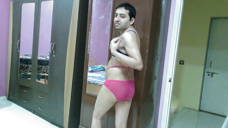 Cute & Nude Crossdresser: Sladký a sexy sissy crossdresser femboy sweet lízátko v růžovo-modrém...