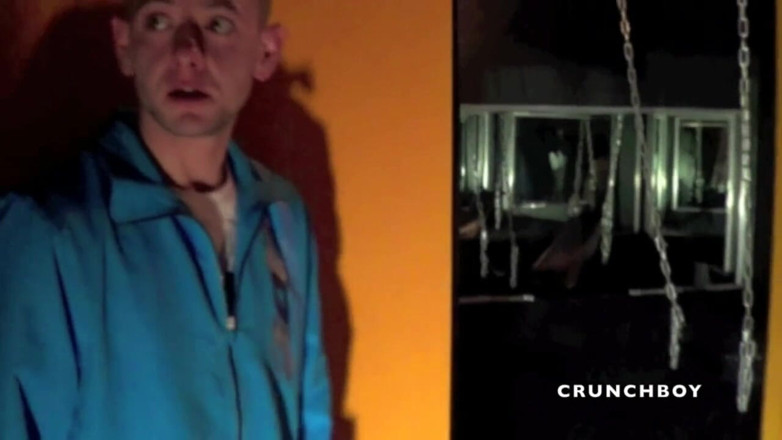 Crunch Boy: Piedi dominazione totale per i maiali in una crociera