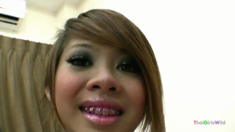 Thai Girls Wild: Очаровательная тайская тинка получает кримпай