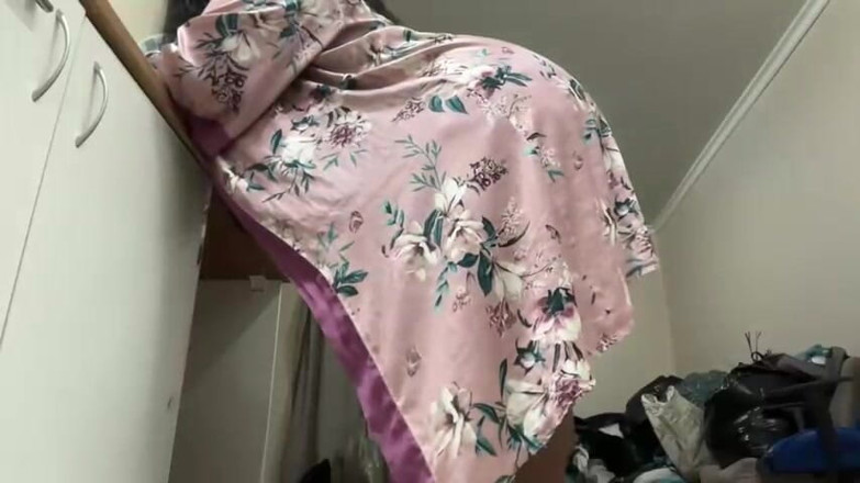Legendary Booty Overdose: Tante semok dengan pantat bahenol lagi asik bugil