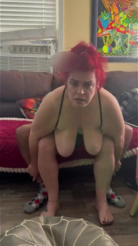 빨간 란제리를 따먹는 Liz