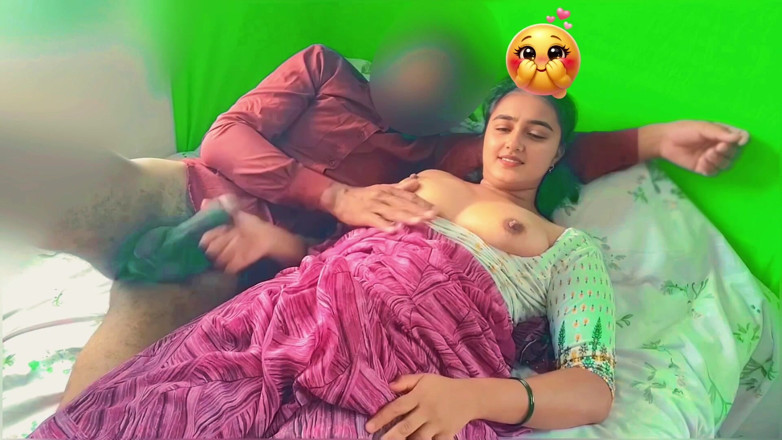 Fuckkkker: Bhabhi was giving a sexy story to her brother-in-law, then...