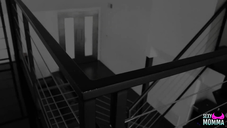 Sexy Momma XXX: Alice viene beccata a prendere la lezione a cavallo dalla...