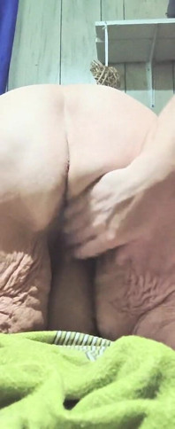 N손가락으로 때리는 계부와 의붓여동생이 보지를 너무 섹시하게 때리네