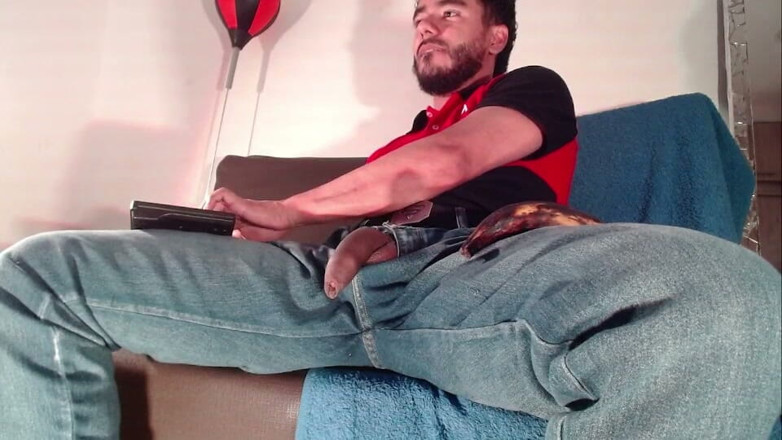 Tommhot: Jean, bite dehors et masturbation avec de la nourriture