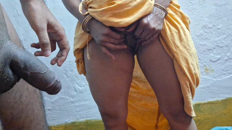 Busty Banuu: Büyük memeli hizmetçi sikişiyor sakso