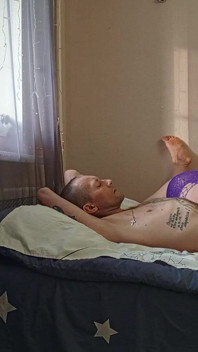 Suegra chupa mi polla para liberar mis bolas de semen caliente