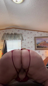 Explore mes seins et ma chatte avec ta langue et tes touches