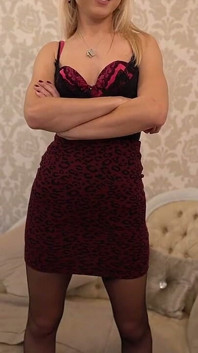 Chloe Toy - mujer de muchos talentos
