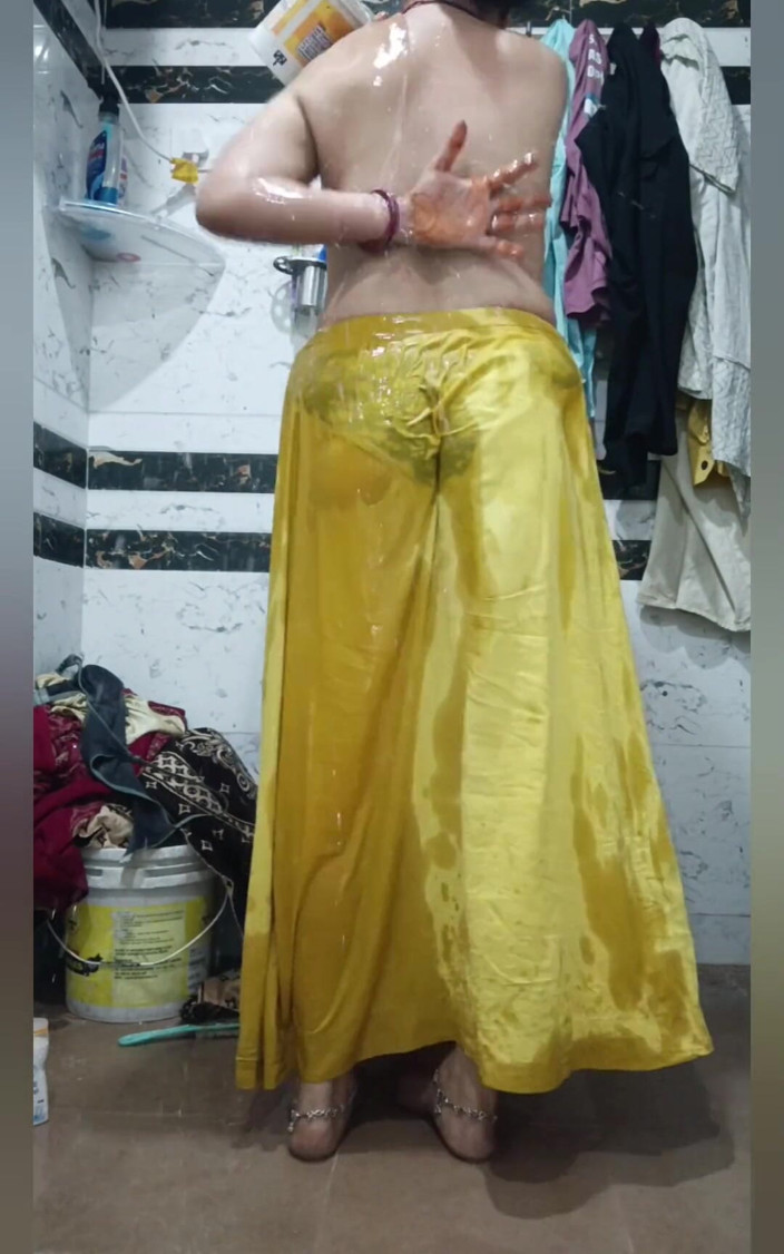Priyahot77: Priya bhabi trình diễn cơ thể kiểu mới