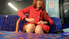 The Midnight Minx: Nadržená dívka jezdí v pozdním autobuse