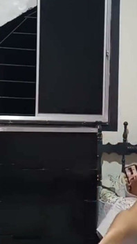 Tôi đặt chị kế của tôi theo kiểu chó và đánh đòn vào mông cô ấy vì trở về nhà muộn