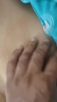 Chica del pueblo en apretado coño