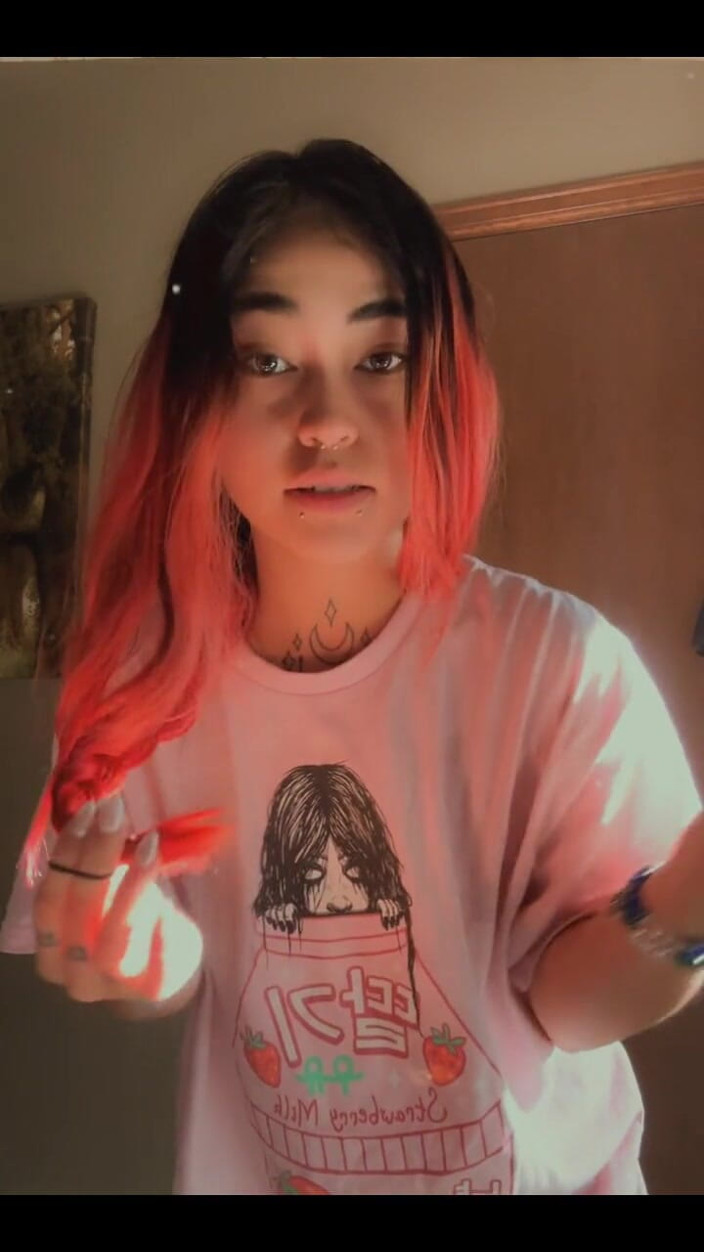lilRavenFox: Mereka Panggil Saya Wanita Pancut Mani