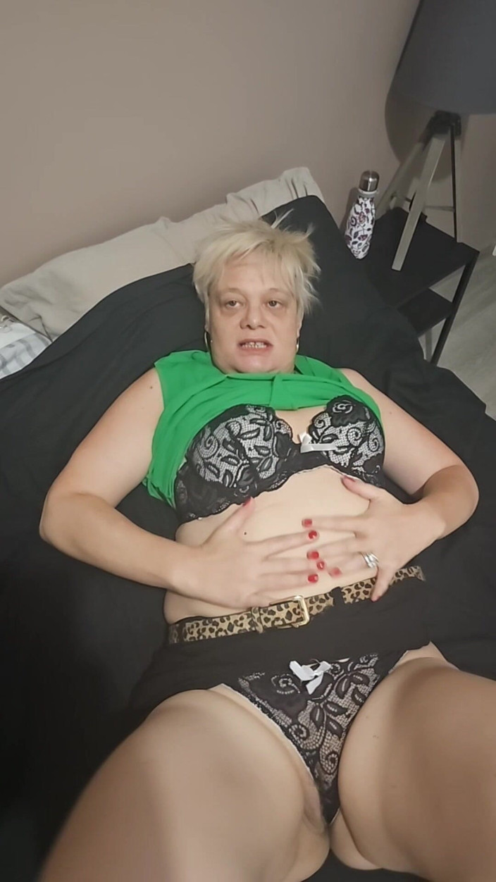 Sofy13: Hey, Come Join Me on the Bed: My Pussy Is...