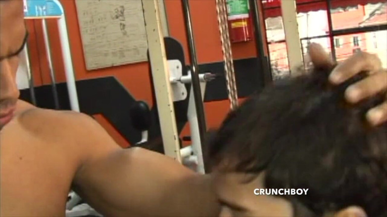 Latino Fucker: Femeie latino musculoasă se fute direct la sala de sport