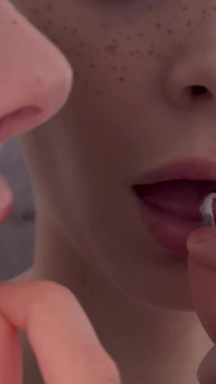 Giant Woman Vs Tiny Man - 4K