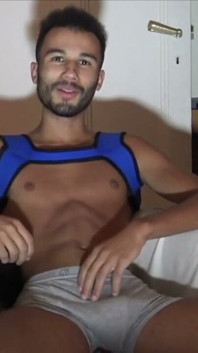 Goditi questo incredibile porno francese Amator senza preservativo con tizi così sexy