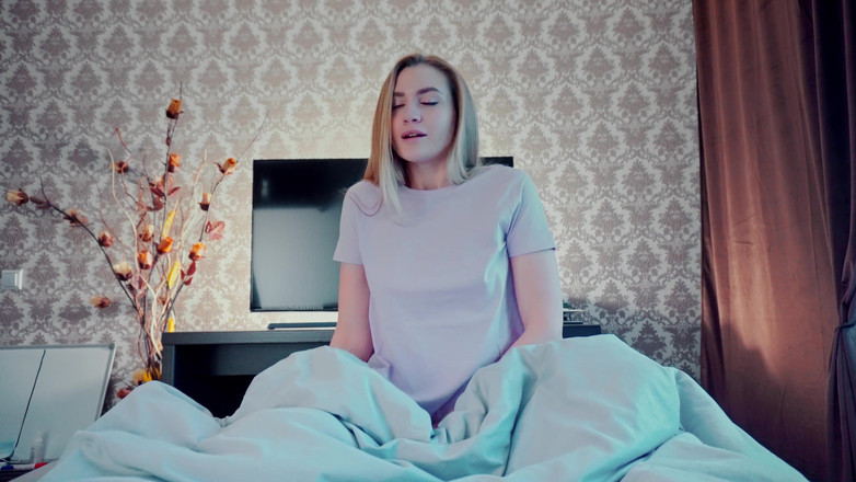 ReplayXXXLady: Chị kế ngạc nhiên khi biết cô ấy biết cách bú...