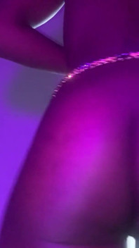 Quente ébano mostra suas habilidades de twerking em primeiro plano close-up parte 1
