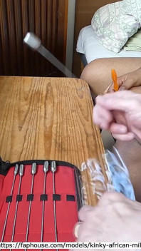 Kinky afrikansk MILF's Peeingday 3