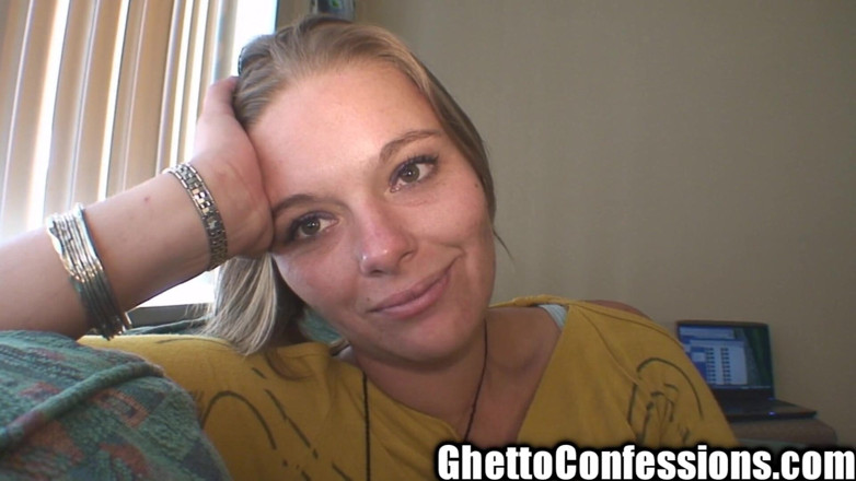 Ghetto Confessions: Curva fericită din ghetou Woods suge pula frumos