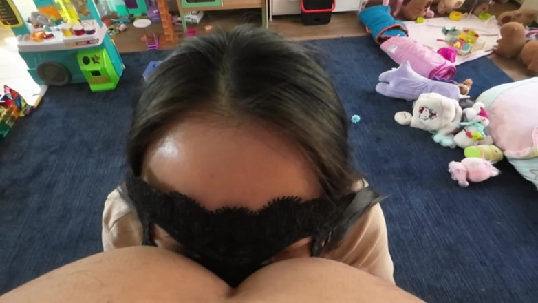 SquishMallow3328: Meine chinesische sexsklavin leckt mein arschloch, um ihren besitzer zu...