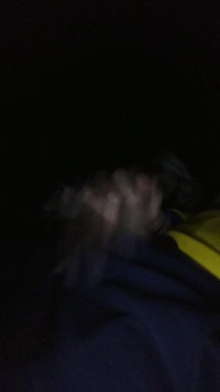 AlexAlejandro13: Chlapec Cítí Na Křesle Velmi Horko